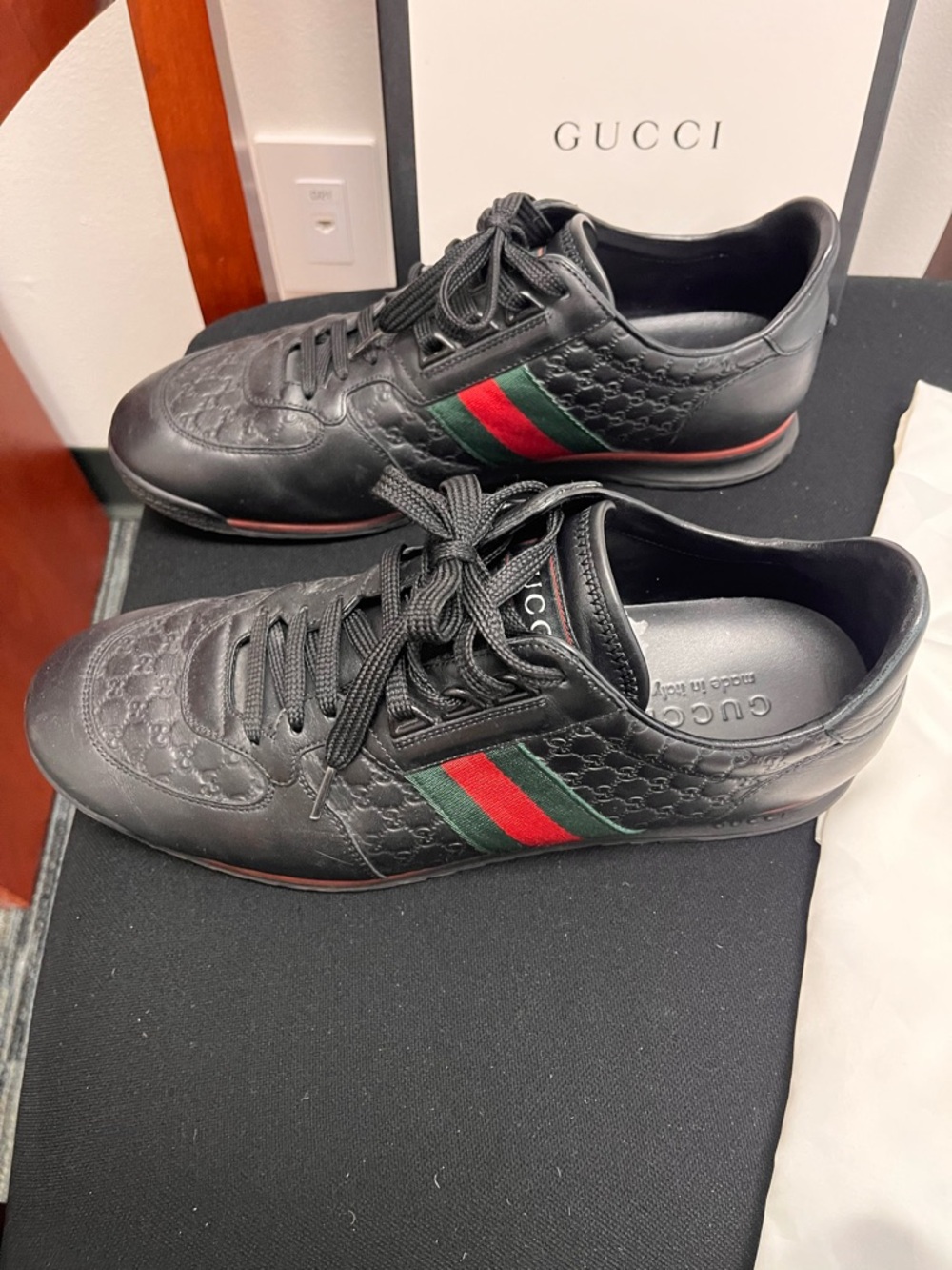 Gucci Black Leather Men’s Sneakers with Red & Green Web Stripe - Picture 7 of 8